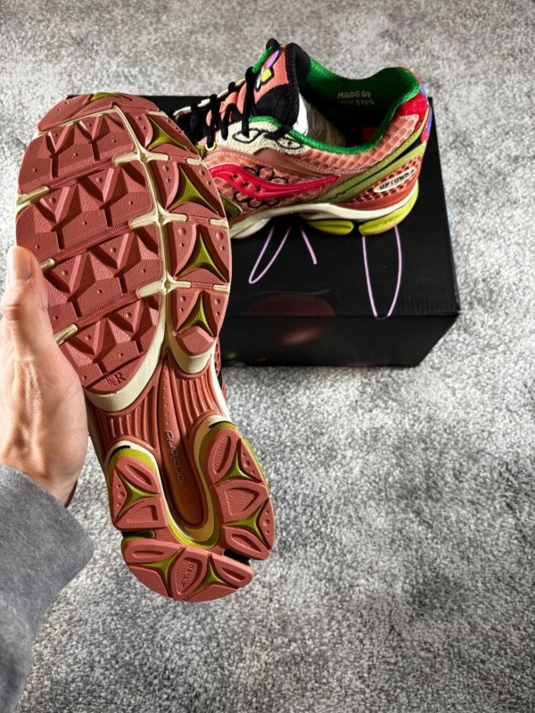 Saucony Progrid Triumph 4 Jae Tips Flowers - Taille 44 2