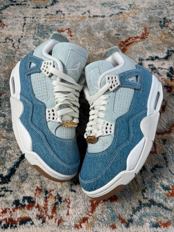 Air Jordan 4 Denim worn blue