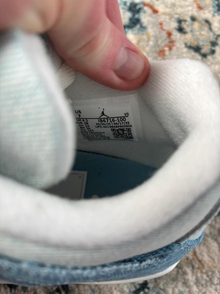 Air Jordan 4 Denim worn blue