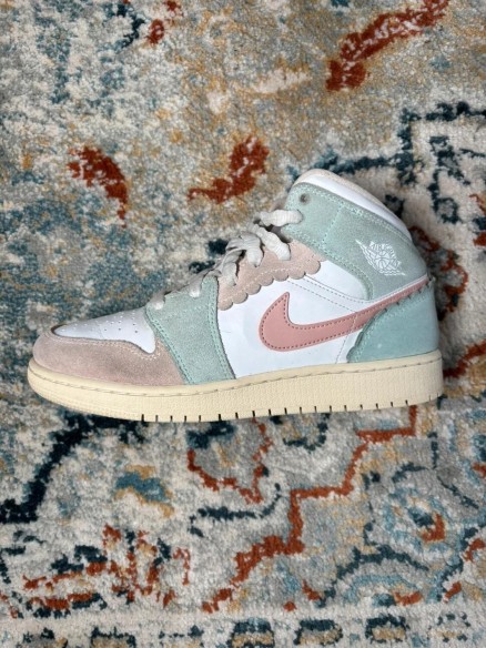 Air Jordan 1 mid