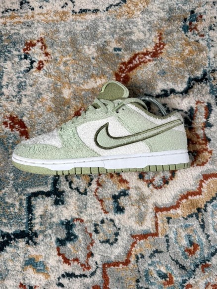 Nike dunk low fleece green