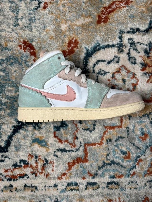 Air Jordan 1 mid 2