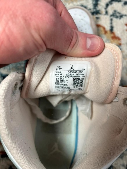 Air Jordan 1 mid