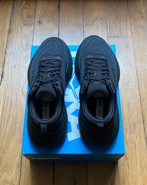 Hoka one one bondi 8 triple black w 39