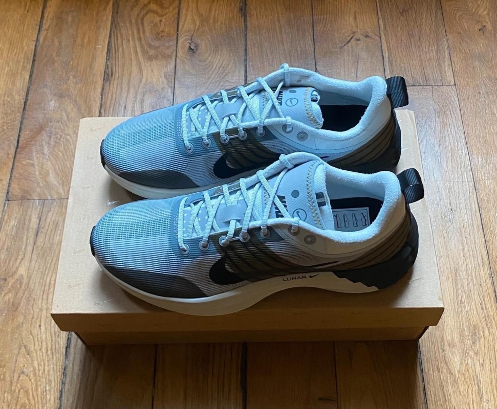 Nike lunar roam pure platinium black wolf grey 40,5 2