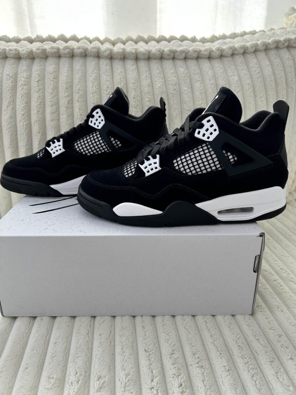 jordan 4 White thunder 2