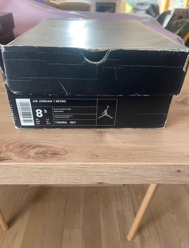 Jordan 1 Retro Bred Taille 42 (2001) 2