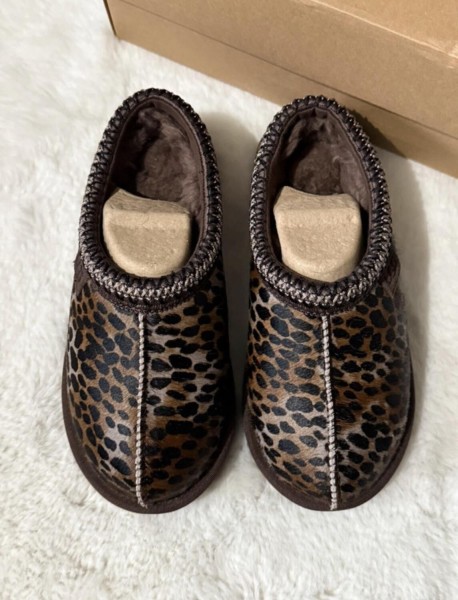 UGG Tasman Caspian Slipper 'Burnt Cedar Cheetah' 36