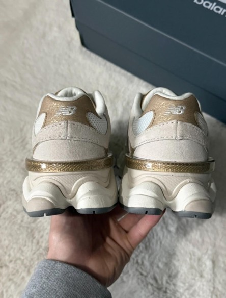 New Balance 9060 Gold Coloured/Beige 36