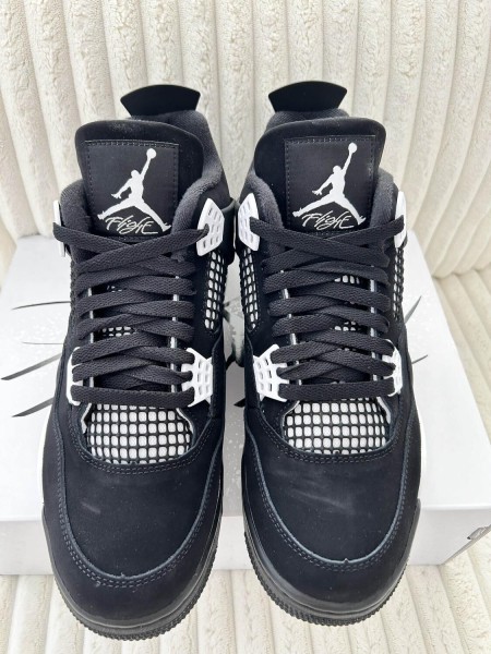 jordan 4 White thunder