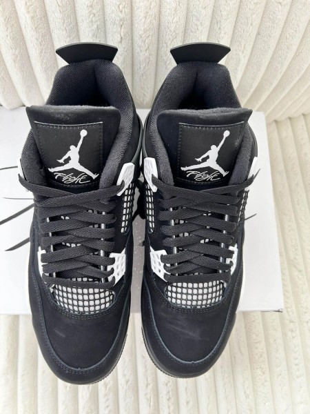 jordan 4 White thunder