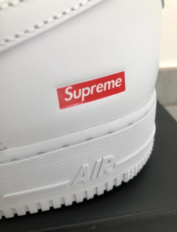 Nike Air Force 1 Supreme 2