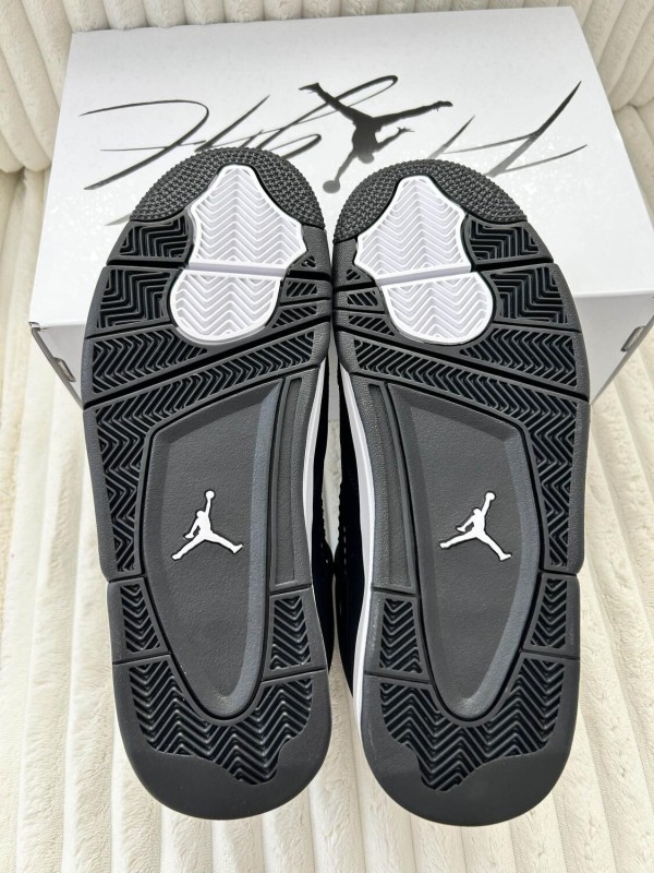 jordan 4 White thunder 2