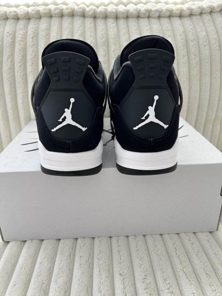 jordan 4 White thunder