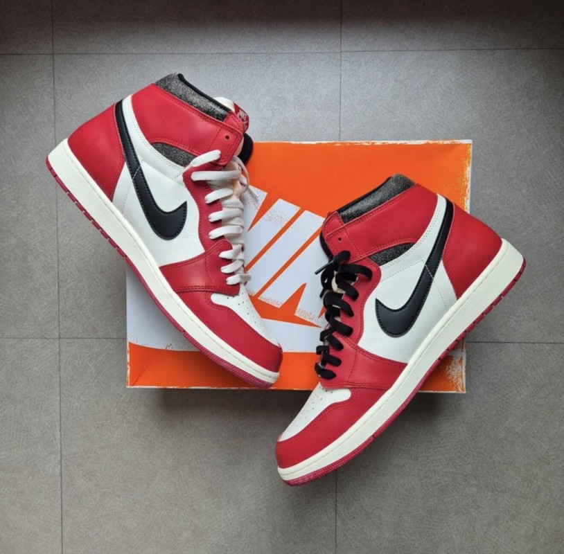 Jordan 1 "Chicago Lost & Found" 2