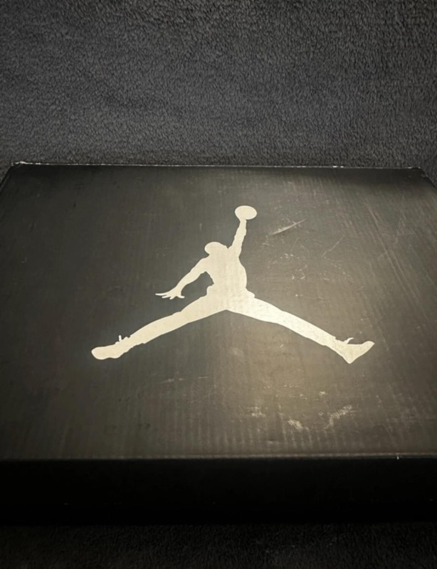 Nike Air Jordan 4 Cavs 2