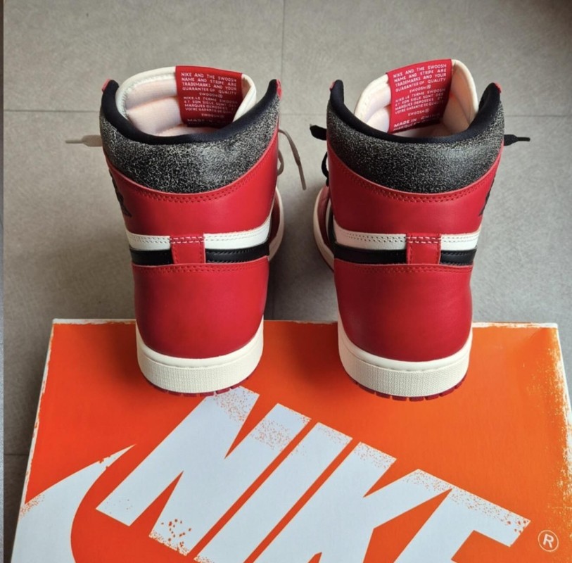 Jordan 1 "Chicago Lost & Found" 2