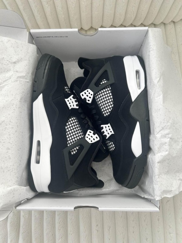 jordan 4 White thunder 2