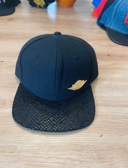 Jordan 1 Retro Black Pinnacle Taille 42 plus casquette