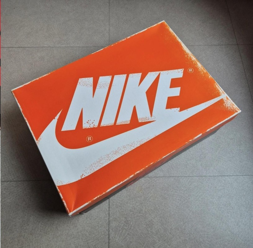 Jordan 1 "Chicago Lost & Found" 2