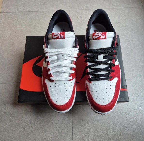 Jordan 1 Low OG "Chicago"