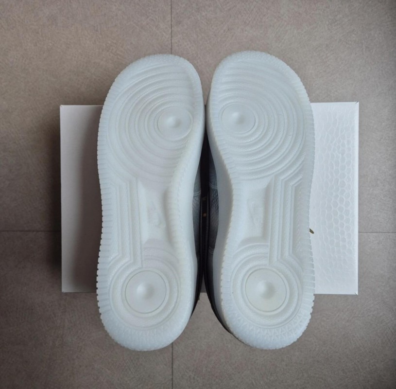 Air Force 1 Kobe "Lenticular" 2