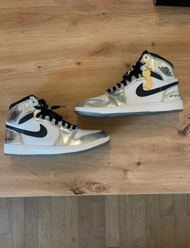 Jordan 1 Retro Pass The Torch taille 42