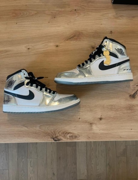 Jordan 1 Retro Pass The Torch taille 42