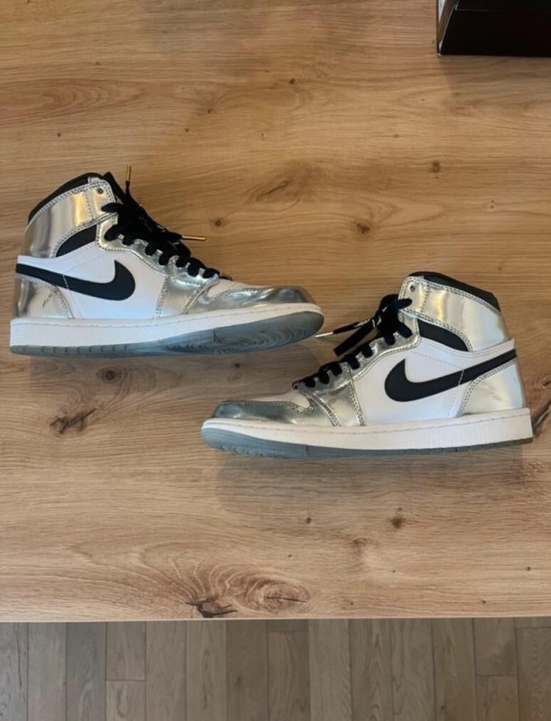 Jordan 1 Retro Pass The Torch taille 42 2