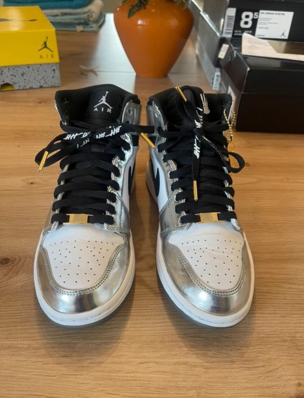 Jordan 1 Retro Pass The Torch taille 42 2
