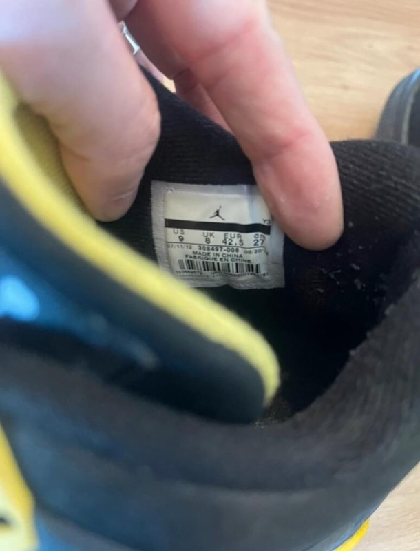 Jordan 4 IV Thunder (2012) Taille 42,5 2