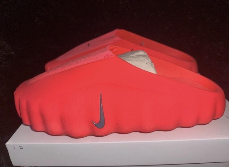 Nike Mind 001 Red