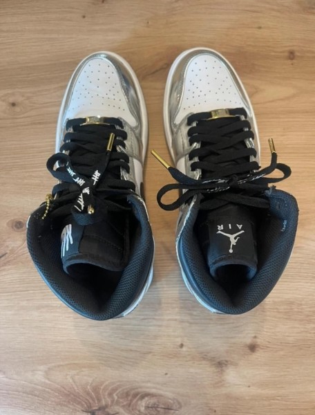 Jordan 1 Retro Pass The Torch taille 42