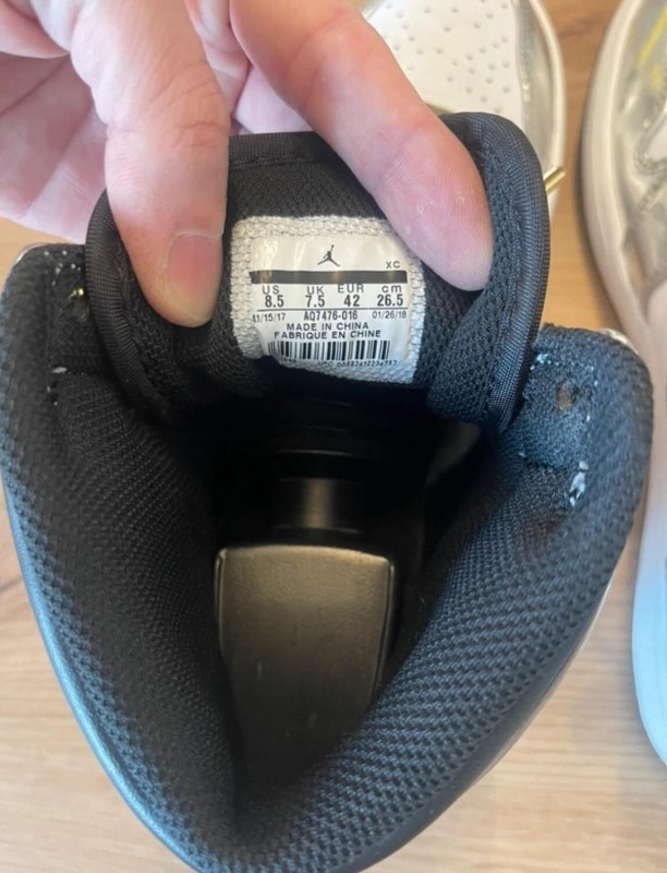 Jordan 1 Retro Pass The Torch taille 42 2