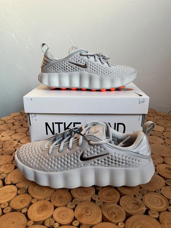Nike mind 002 neuve taille 39