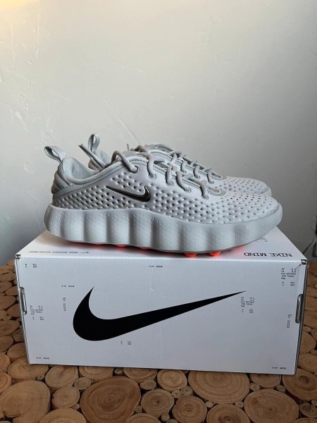 Nike mind 002 neuve taille 40