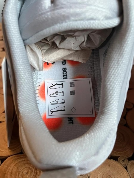 Nike mind 002 neuve taille 39